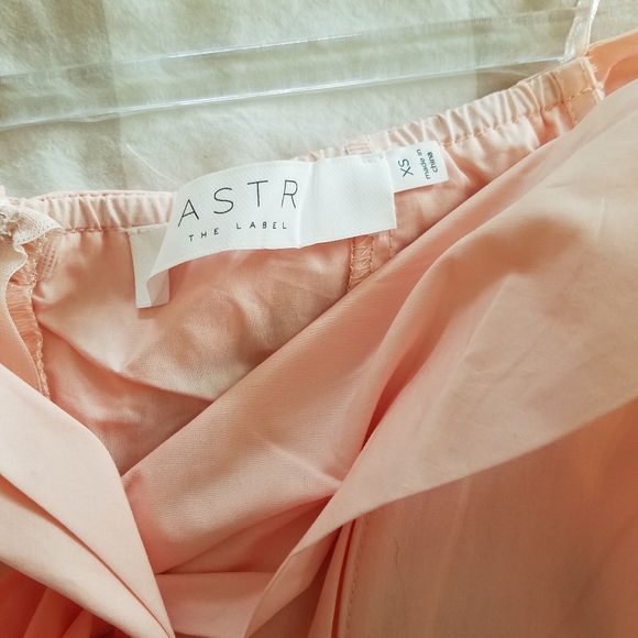 NWT! Coral button off shoulder dress - Picture 6 of 7